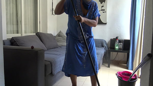 Kurdish muslim maid lets her German boss fuck her with his big dick