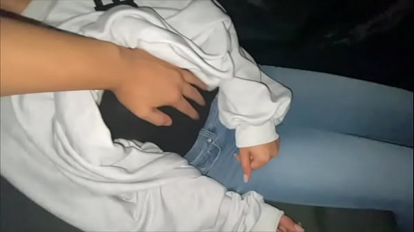 Download Video - 【大&bigcirc;生カップルのカーSEX】夜中まで彼女とデートして車の中でたわいもない会話した後にいい雰囲気になって、、