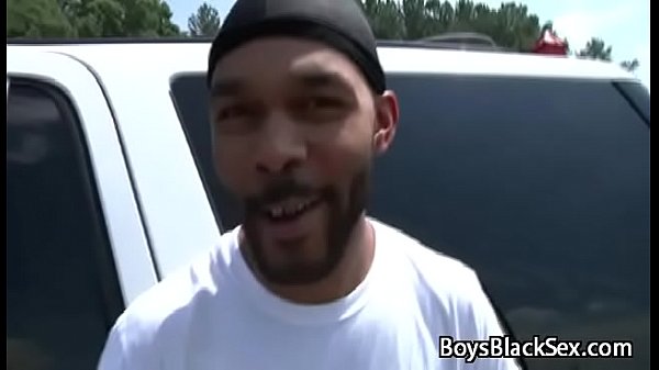 Black Gay Muscular Man Seduces Teen White BOy F...