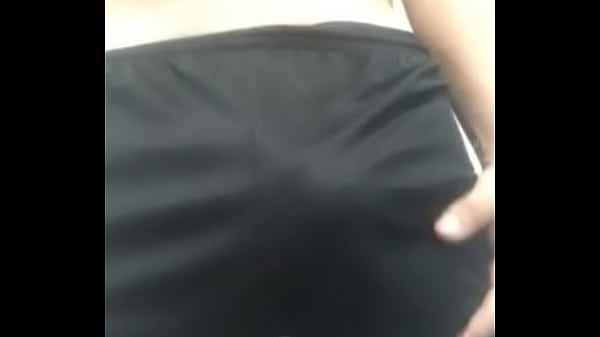 Piruzao na sua tela, homem em p&eacute; tocando uma gostosa