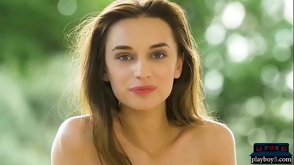 Download Video - Perfect brunette babe gives a striptease and poses