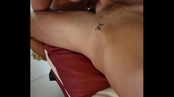 Hotwife Israélienne Suce Un Ami
