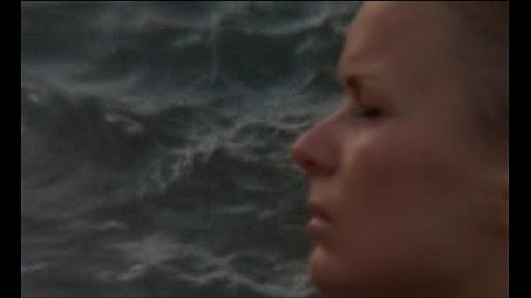 Laura is alone (2003)