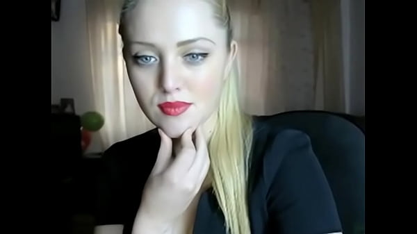 beautiful Ukrainian blonde from kiev cams with luscious red lips