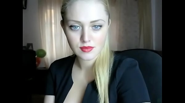 beautiful Ukrainian blonde from kiev cams with luscious red lips