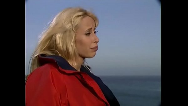 Brunette Anna Malle diving instructor gives tourist fucking lessons