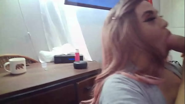 Hot Latina MILF puts onion booty to work