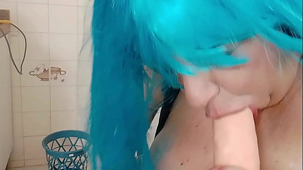 Hot milf woke up horny.