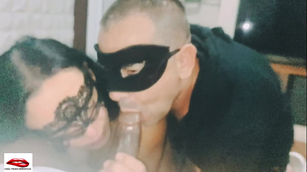 Corno filmou o macho com a esposa e dividiu a r...