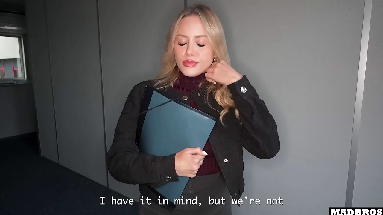 A Married French Realtor Agent Cheats On Her Husband And Gets Pounded Anal And DP To Close A Sale !!!