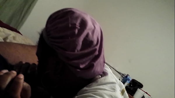 thumb thot giving head