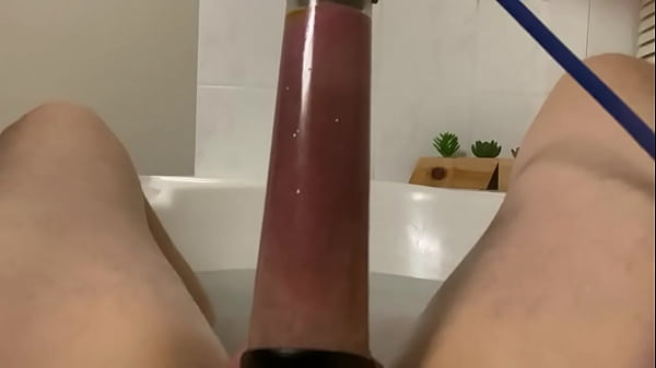 Embalagem Grande Da Bomba Do Galo Uncut