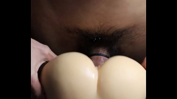 Нежно трахаю сочную попку пока жена стирает носки