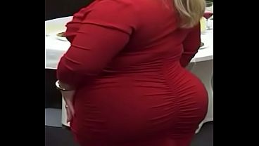 bbw pawg mom showing off her big booty