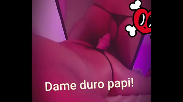 Abriendome todo el culito