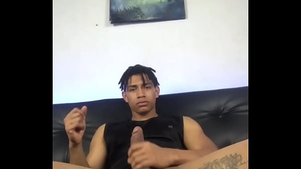 Download Video - Deja tu comentario sobre mi verga que quisieras hacer&quest;