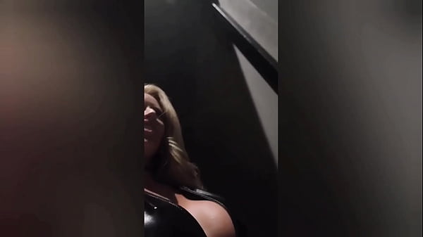 Cheating Wife Removes Condom From Stranger and Gets Creampied