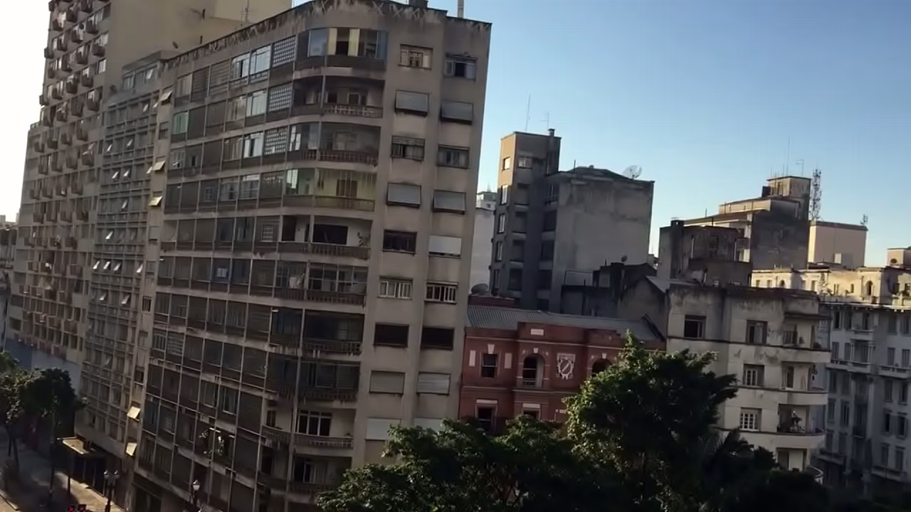 Tarde linda pra dar o cu e foi isso que eu fiz. Aproveitei a vista da tarde com a pica dentro do meu cu