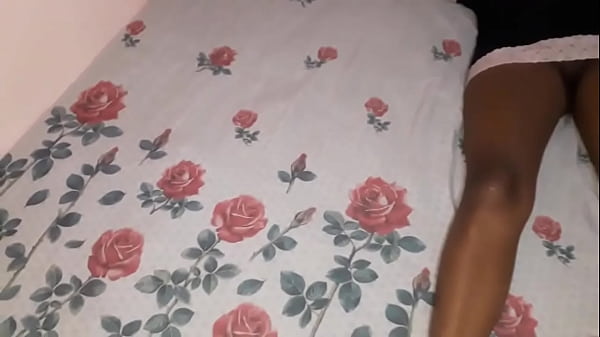 Cogiendo A ESCONDIDAS con mi PRIMASTRA&iexcl; Me Entrega su CULOTE y se Lo LLENO DE LECHE despu&eacute;s de La Escuela!