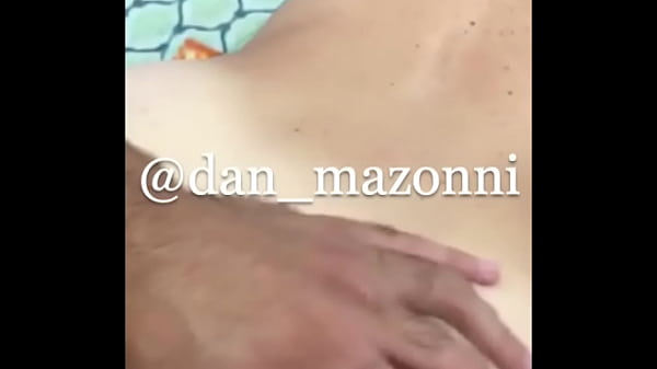 @dan mazonni : COMENDO O PUTO NO PELO