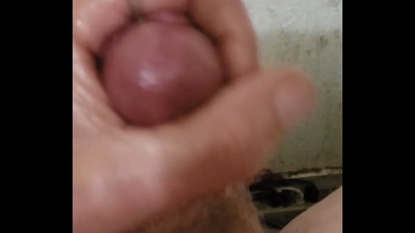hardup83 with a Quickie Cumshot
