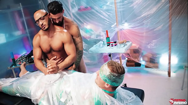 FistingInferno - Tatted Hunk Wrapped n' Pleased...