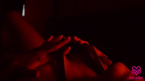 Jasmine dance on bed