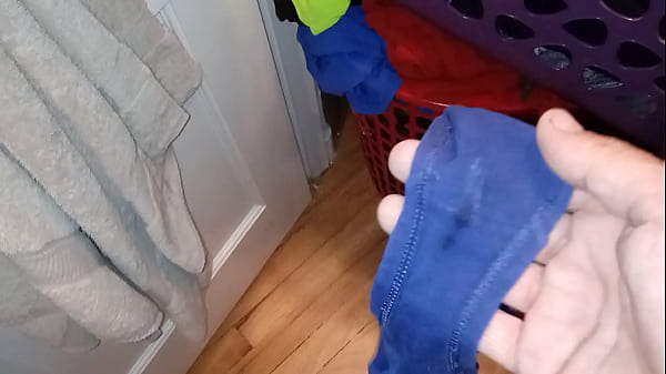 Smelling Dirty panties