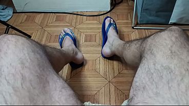 Corpos naturais! Venha gozar nos meus p&eacute;s e em meu corpo peludo