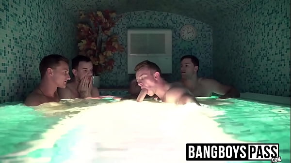 Old homosexual receives blowjobs from young bac...