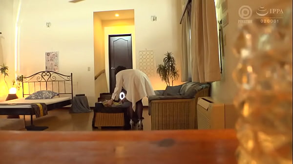 Starring: Towa Hasebe [Infirmary teacher G cup married woman] Too obscene secret debut! Spread the crotch widely and insert the tip to the root! Copy and paste the URL for a high-quality full video that pierces with an intense piston and makes you cum con