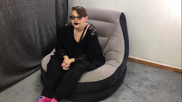 Me masturbo al llegar de la universidad venia bien caliente