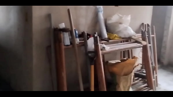 Download Video - Me pegaram no Flagra Transando com o Pedreiro