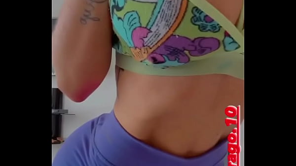 COLOMBIANA CULONA MARA GÓMEZ