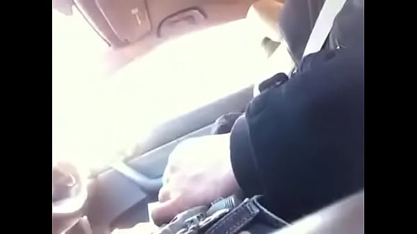 Me mira y la avisa a la otra para ke también me...