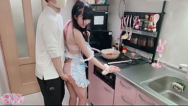 Don't put your dick in me while I'm cooking, I'll fall instantly → "I love being pounded from behind" I'll squirt my seed into your shaved pussy in your naked apron