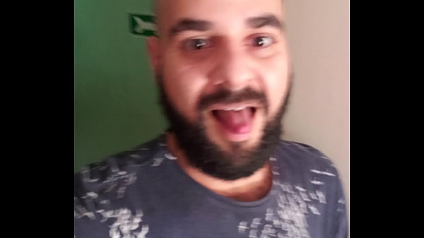 Download Video - Batendo uma e mostrando o cu de macho peluDO