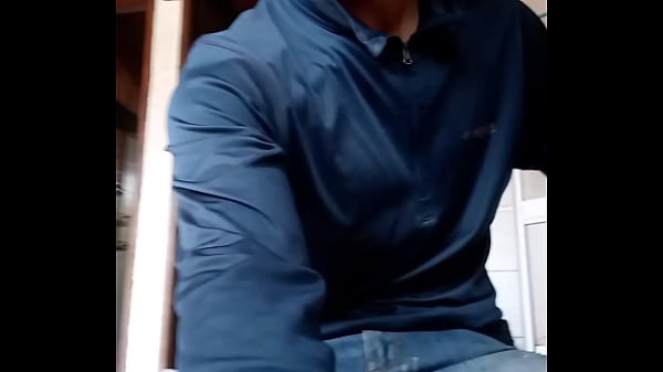 Trabajador con pene grueso cabeza rosada deslechando
                   Trabajador con pene grueso cabeza rosada deslechando muchos negros