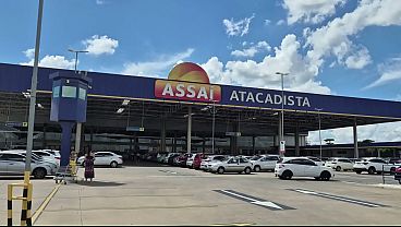 Aconteceu no supermercado - Pregadora que estava pregando a palavra no supermercado acabou sendo fodida por um cliente, ela caiu em tentação e depois se arrependeu