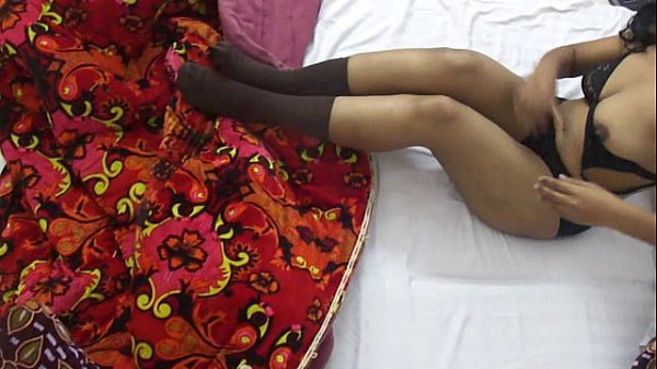 mona bhabhi remove lingerie for sex indian aunty hot