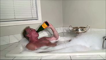 BUBBLE PLEASURES 001