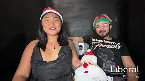 Esposa caliente es follada por el mejor amigo de su esposo en glory hole