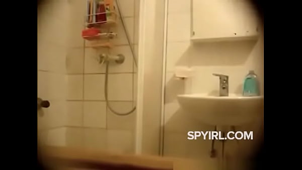voyeur teen hidden bathroom change