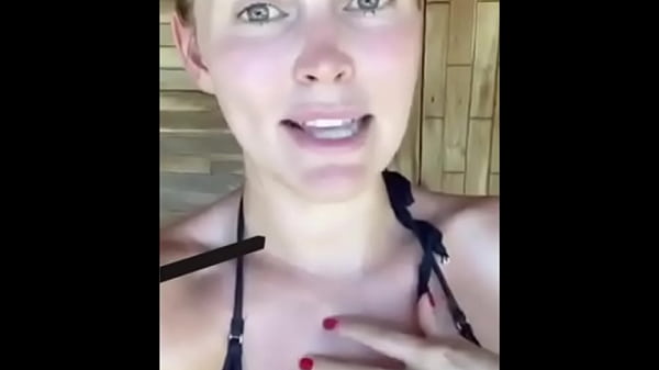 flashing boobs to docter clinic
