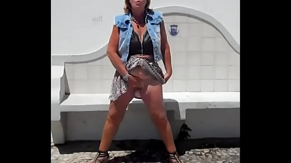 Suzisoumise masturbates in public