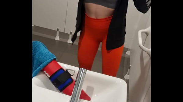 Que pensez-vous de ma nouvelle tenue de Sport ?On valide ou quoi ?