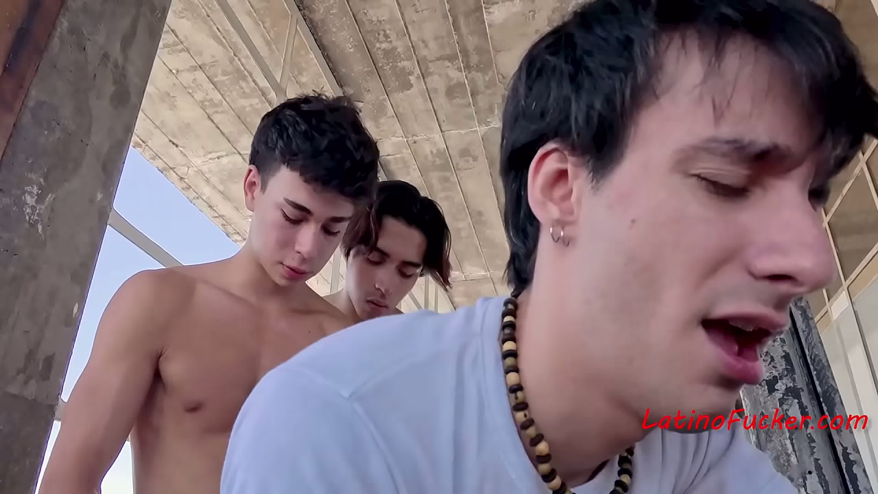 El desafío telefónico viral genera dinero para un trío - Exequiel Ivo, Leonel Anderson, Valen Di Giorgio
                     anal hardcore latin amateur spanish mexican latino twinks bareback hispanic anal sex gay blowjob gay anal latino men hardcore latino muchos negros