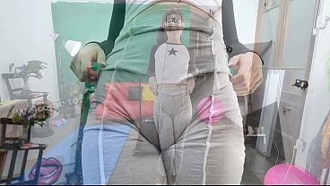 グレーのレギンスを履いた完璧なお尻！ふっくらとしたキャメルトゥ！トレッドミル！なんて丸いお尻！