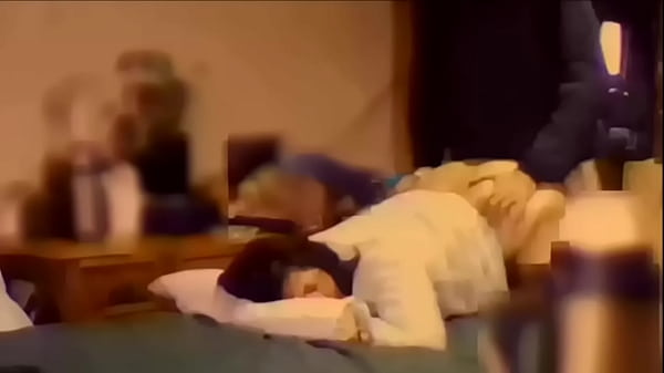 Angie madura casada y puta: Se escapa a ser trola fuera de casa