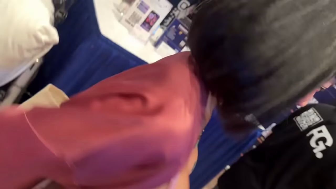 Gapedaddy conoce a Kitty Chow
                    interview muchos negros